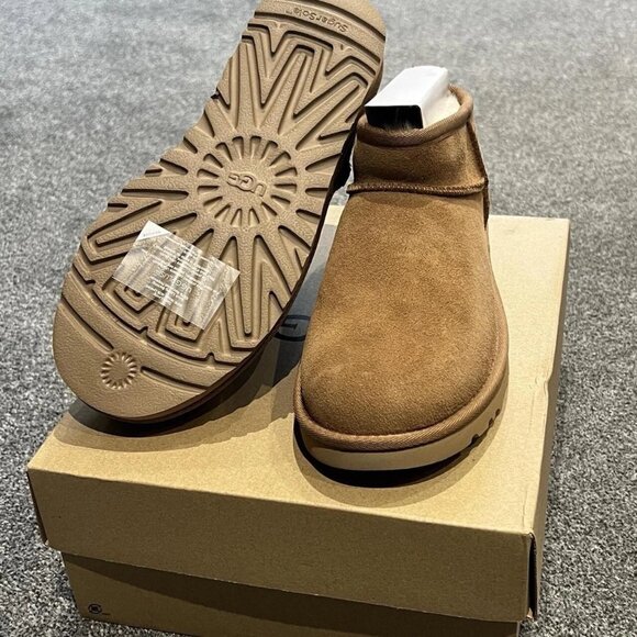 UGG Classic Ultra Mini Boots - Picture 3 of 3